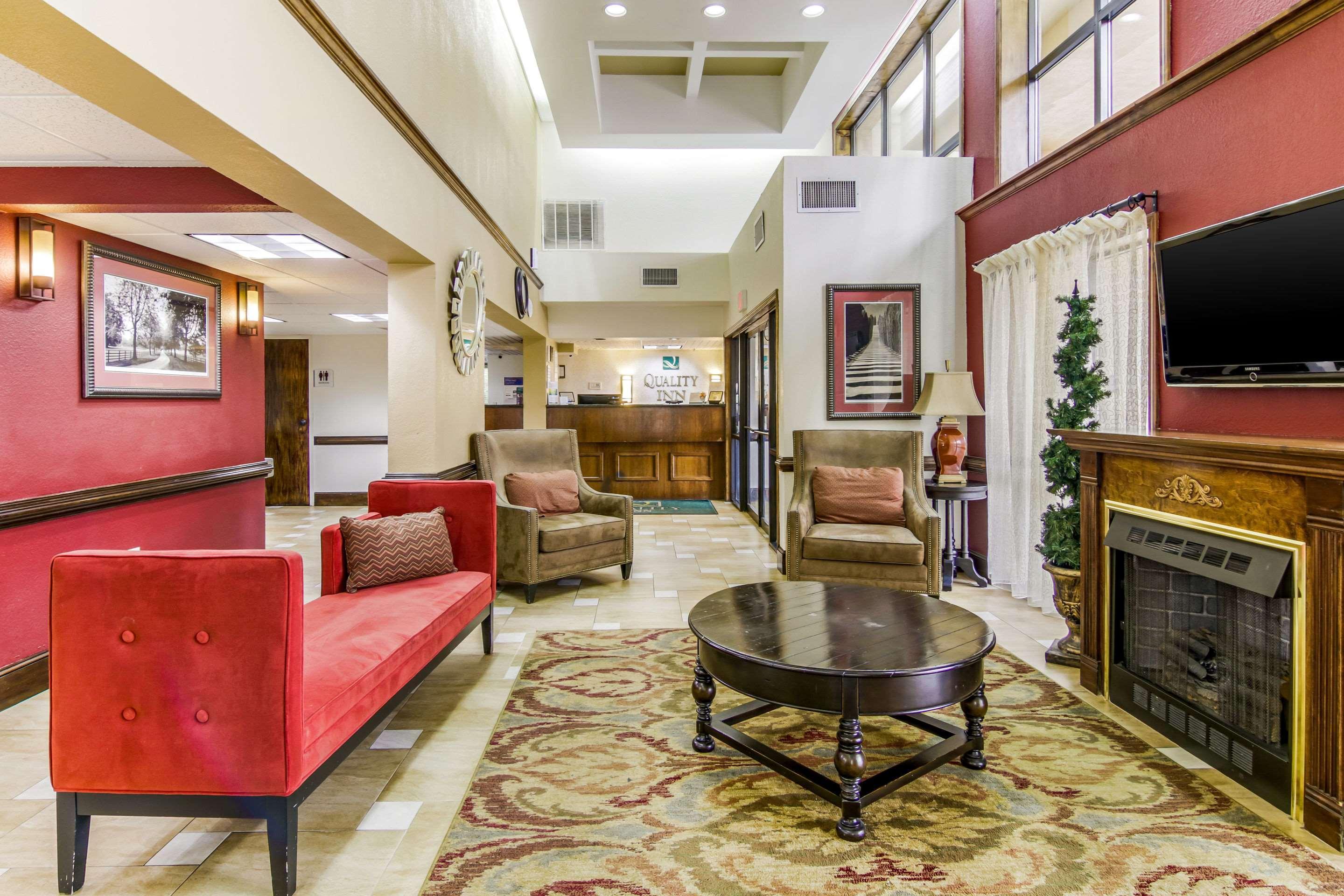 Quality Inn & Suites Atlanta Stone Mountain Exterior foto